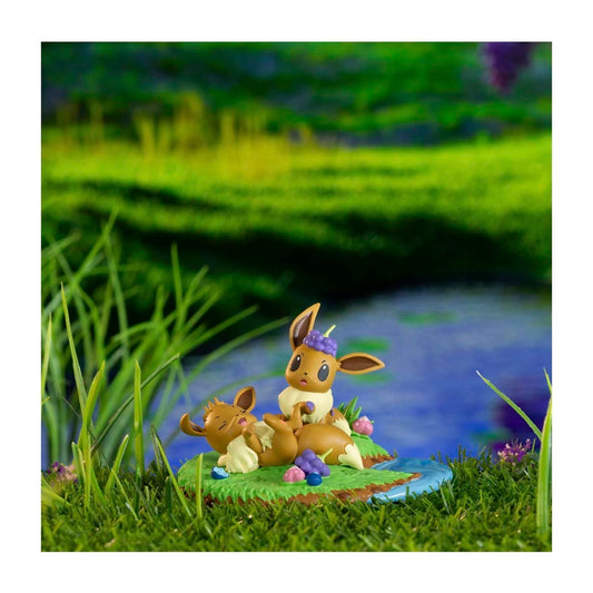 Pokemon Center - Afternoon Picnic with Eevee Evolving Personalities Figure